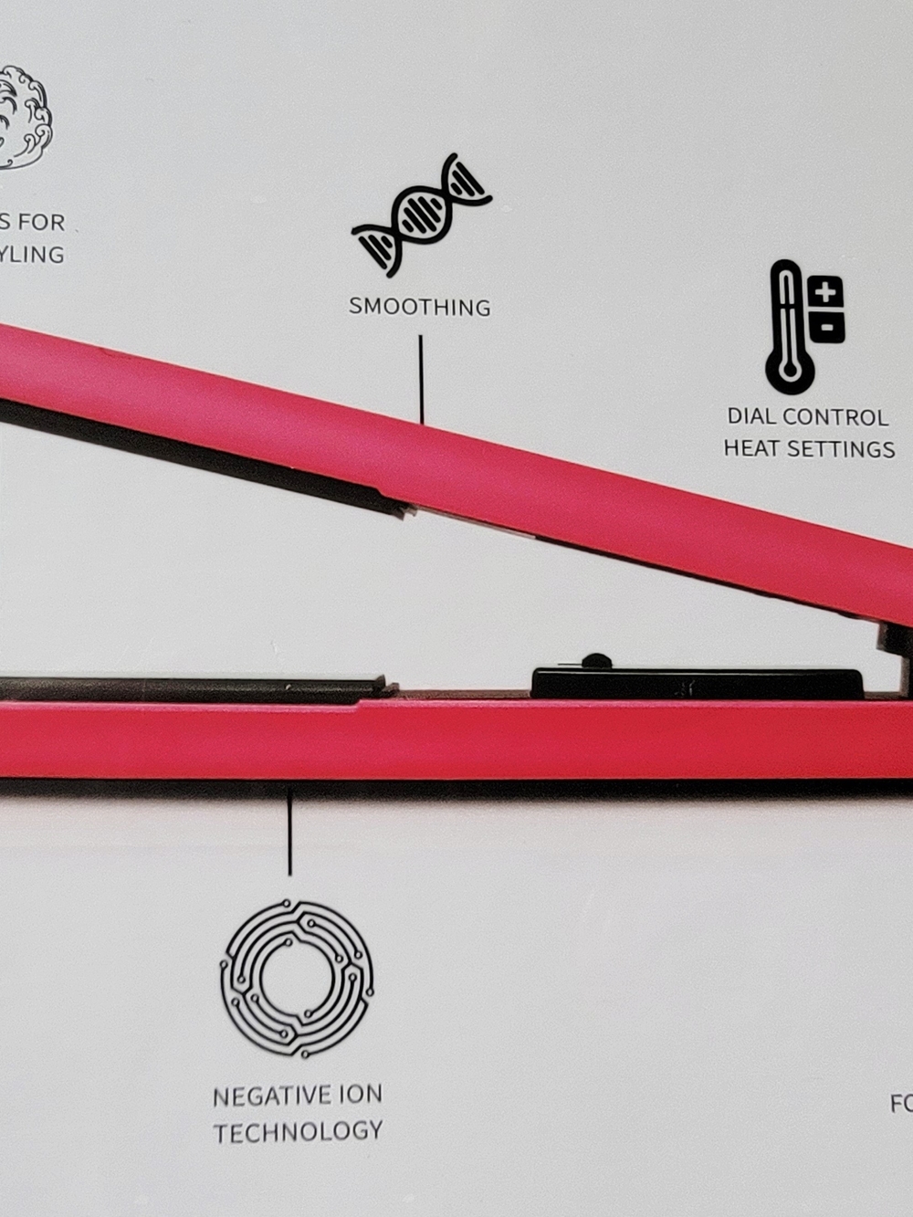 Le Chic 4-Piece Bundle: Repairing Caviar Set, Elixer Drops And Ceramic Flat Iron - Picture 14 of 16